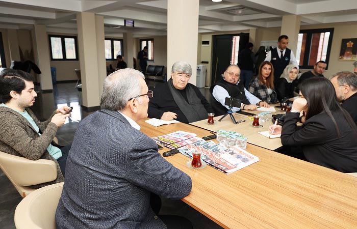 Beykoz Belediye Başkanı Murat Aydın ve yerel basın mensupları