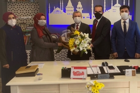 ak-parti-beykoz-da-sembolik-ogretmenler-gunu-kutla_4056-1