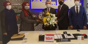 ak-parti-beykoz-da-sembolik-ogretmenler-gunu-kutla_4056-1