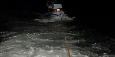 beykoz-aciklarinda-suruklenen-tekne-kurtarildi-881_8148-1