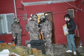 beykoz-da-gece-yarisi-uyusturucu-operasyonu_8760-1