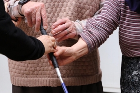 beykoz-da-gorme-engellilere-beyaz-baston-hediye-ed_1532-1