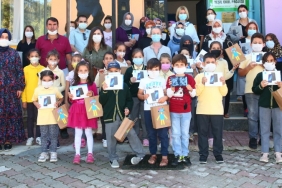 beykoz-da-iki-koy-okuluna-tablet-destegi_2701-1