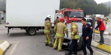 beykoz-da-kamyonet-ile-otomobil-carpisti-_4234-1