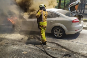 beykoz-da-seyir-halindeki-arac-alev-aldi_4373-1