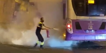 beykoz-da-seyir-halindeki-belediye-otobusunde-yang_5049-1