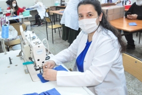 beykoz-halk-egitimi-merkezi-maske-uretimine-devam-_7427-1