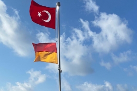 beykoz-riva-plajinda-ibb-nin-bayrak-gerginligi_2500-1