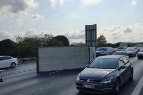 beykoz-tem-de-kamyonet-devrildi-_2589-1