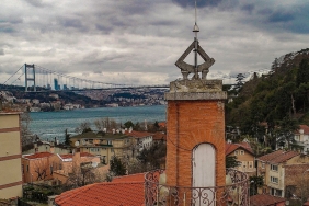 beykoz-un-447-yillik-gunes-saatli-minaresi_1263-1
