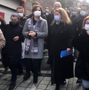 canan-kaftancioglu-beykoz-sokaklarinda-_3369-1