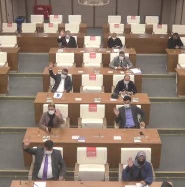 chp-de-taciz-skandali-beykoz-meclisine-de-tasindi_7474-1