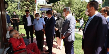 isak-parti-vekilleri-beykoz-u-karis-karis-dolasti_2621-1