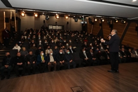 isbaskan-murat-aydin-hemsehrileriyle-bulusuyor_8623-4