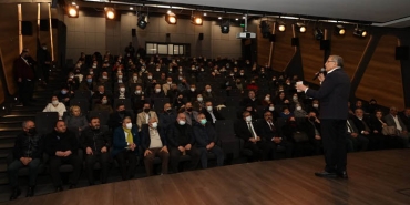 isbaskan-murat-aydin-hemsehrileriyle-bulusuyor_8623-4