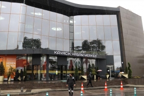 isbeykoz-belediyesi-karda-mahsur-kalanlara-kapilarin_1286-4