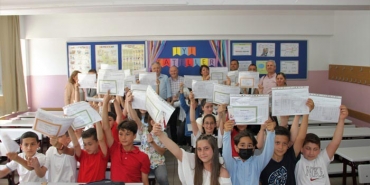 isbeykoz-da-41-bin-ogrenci-karne-sevinci-yasadi_8766-4