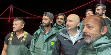 isbeykoz-da-balikcilar-dualarla-denize-acildi_6110-4