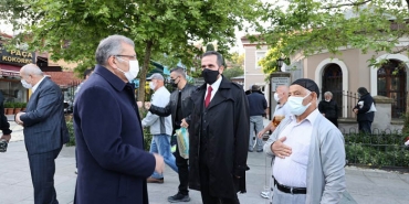 isbeykoz-da-bayram-namazi-kilinarak-kabir-ziyareti-g_4114-1