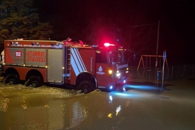 isbeykoz-da-dere-tasti-sokaklar-nehre-dondu_5470-4