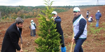 isbeykoz-da-dikilen-ak-fidanlar-yarina-nefes-olacak_7673-1