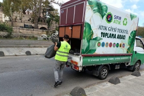 isbeykoz-da-eski-giysiler-cope-degil-kumbaraya_8870-4