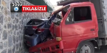 isbeykoz-da-freni-tutmayan-kamyonet-otomobile-carpti_9577-1