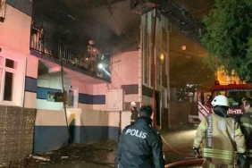 isbeykoz-da-iki-katli-bina-alev-alev-yandi_1984-4