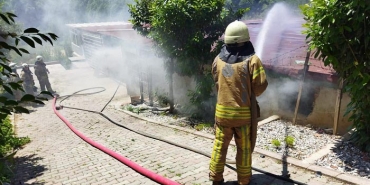 isbeykoz-da-isyerinde-yangin-panigi_1117-4