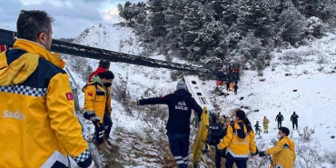 isbeykoz-da-kaza-cok-sayida-olu-ve-yarali-var_3647-4