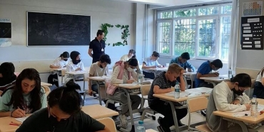 isbeykoz-da-ogrenciler-sinav-heyecanini-erken-yasadi_3319-4