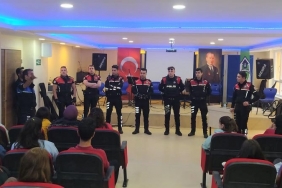 isbeykoz-da-polisler-ogrencilerin-misafiri-oldu_5830-4