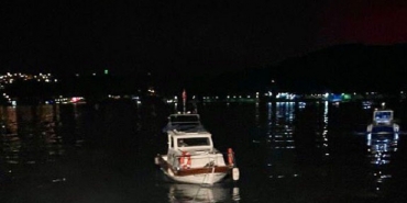 isbeykoz-da-suruklenen-teknedeki-iki-kisi-kurtarildi_6046-1