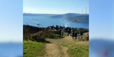 isbeykoz-da-tarihi-kalede-pes-dedirten-goruntu_4197-1