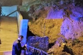 isbeykoz-da-tehlike-nedeniyle-iki-ev-bosaltildi_3277-4