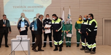 isbeykoz-da-temizlik-akademisi-ilk-mezunlarini-veriy_3680-1