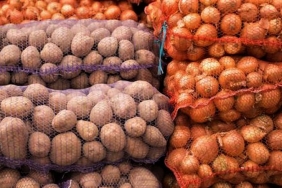 isbeykoz-da-ucretsiz-patates-ve-sogan-dagitimina-bas_8967-1