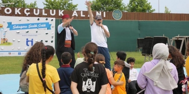 isbeykoz-da-yetimlerin-yuzunu-gulduren-senlik_9860-4