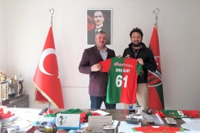 isbeykoz-da-yetistigi-kulube-ahde-vefa-ornegi-10208-_1066-4