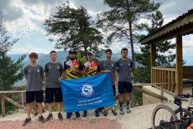 isbeykoz-gsk-sampiyonluklariyla-yuzleri-gulduruyor_4015-1