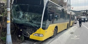 isbeykoz-iett-otobusu-kayaliklara-carpti-cok-sayida-_6176-4