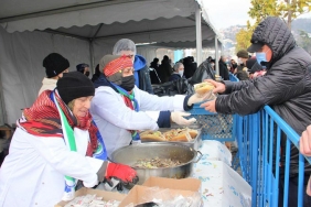 isbeykoz-sakinleri-hamsiyle-doyup-horonla-costu_2516-4