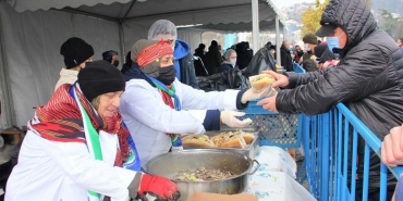 isbeykoz-sakinleri-hamsiyle-doyup-horonla-costu_2516-4