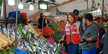 isbeykoz-tezgahlarinda-baliklar-denetlendi_9269-4