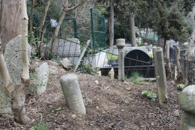 isbeykoz-un-ilk-musluman-mezarliginda-tarihi-taslar-_4793-1