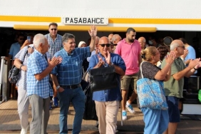 isbeykoz-un-pasabahce-vapuru-ilk-seferini-alkislarla_4937-4