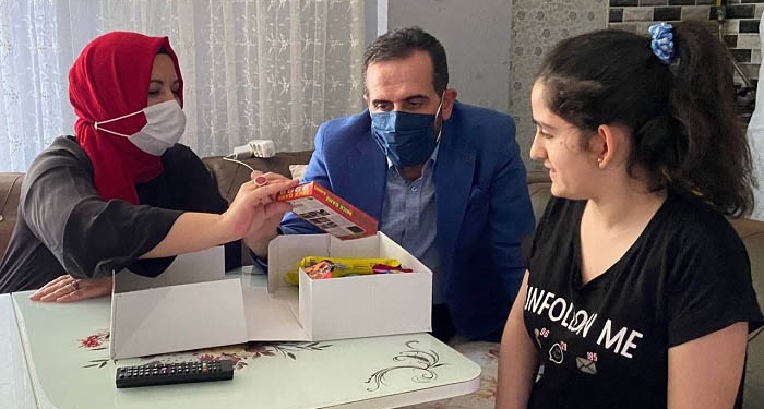 iscocuklarin-ilk-oruc-hediyesi-ak-parti-beykoz-dan_4486-1