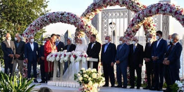 isdevlet-zirvesi-beykoz-daki-dugun-davetinde-bulustu_2557-1