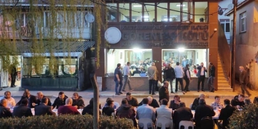 isgorentas-dernegi-geleneksel-iftar-yemeginde-bulust_4559-4