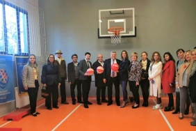 ishayirseverler-beykoz-daki-ilkokula-spor-salonu-kaz_6410-4